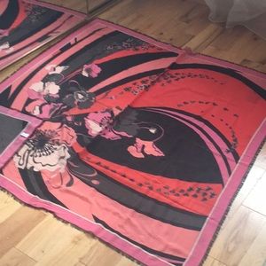 Emilio Pucci 100% wool shawl 55x55